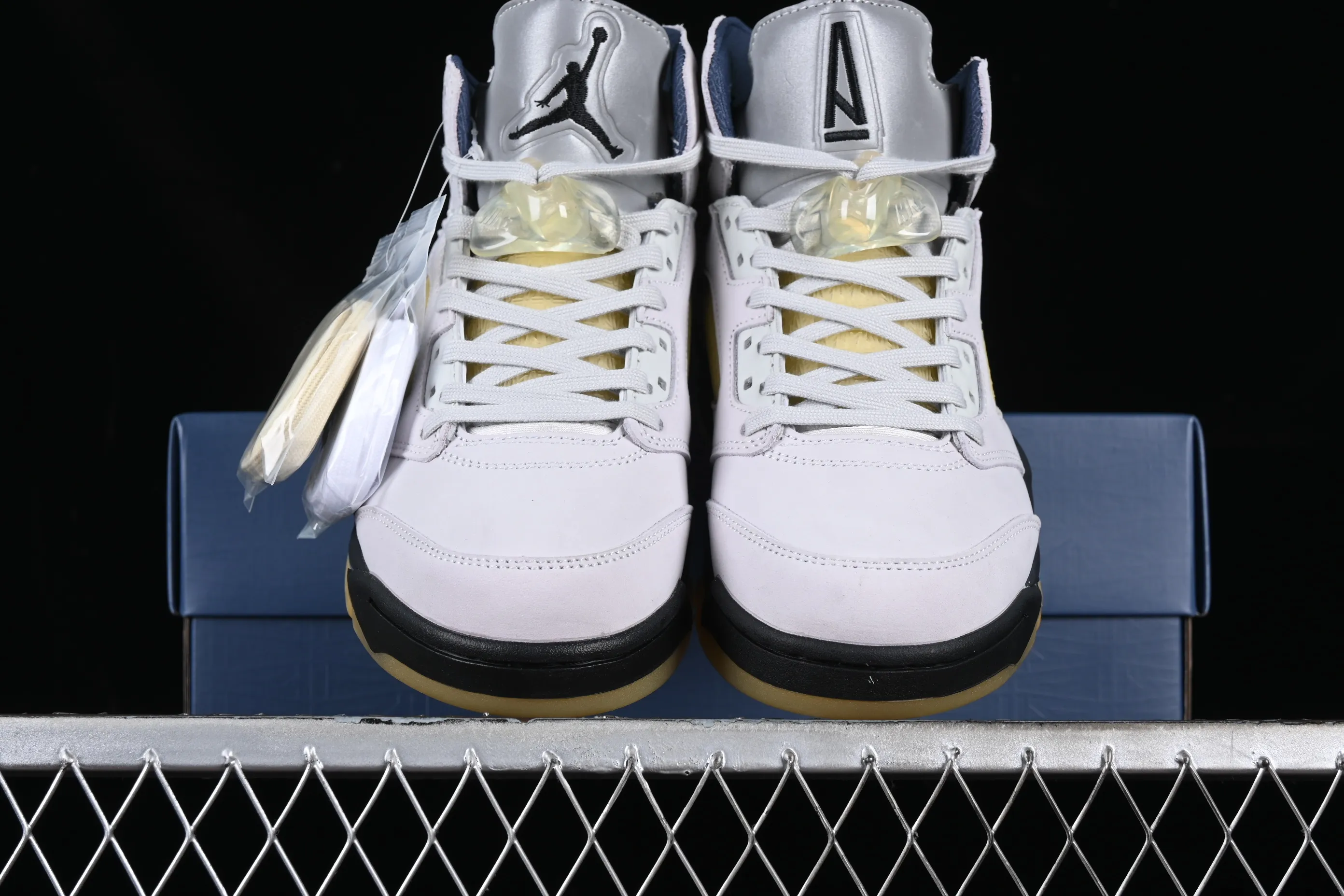 All categories Air Jordan Jordan series basketball shoes Air Jordan 5 A Ma Maniere x Air Jordan 5 Retro "Photon Dust" AJ5 Joe 5 light tooth white joint model FZ5758-004